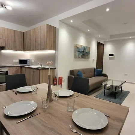 شقة Lovely With Side Sea View