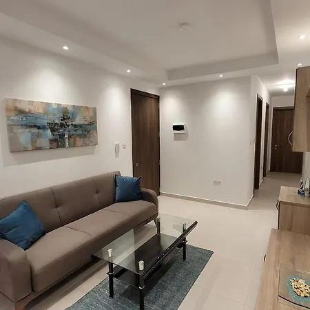 Lovely With Side Sea View *