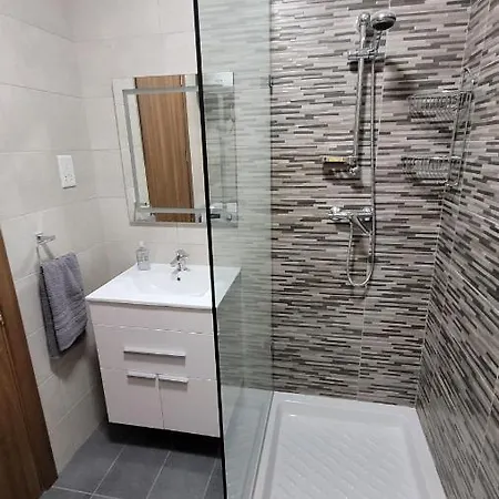 Appartement Lovely With Side Sea View