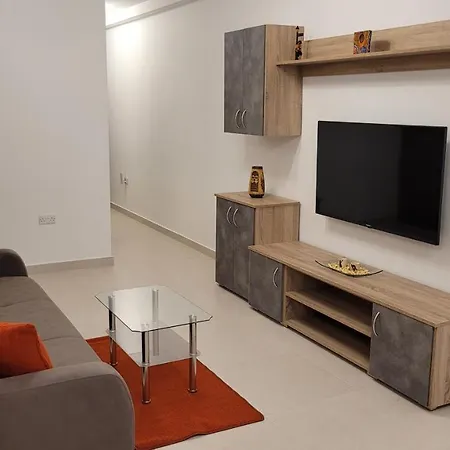 Lovely With Side Sea View *