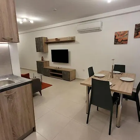 Lovely With Side Sea View *