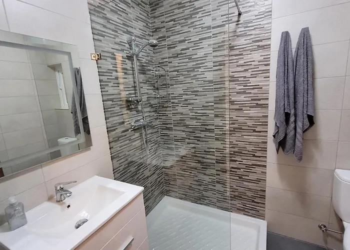 Apartamento Lovely With Side Sea View