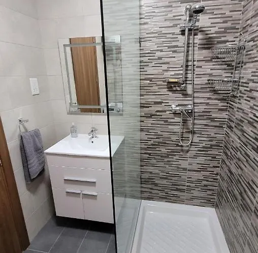 Apartamento Lovely With Side Sea View