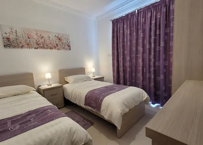 Lovely With Side Sea View Apartamento St Paul's Bay