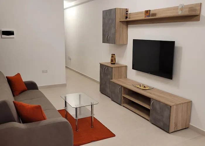 Lovely With Side Sea View *